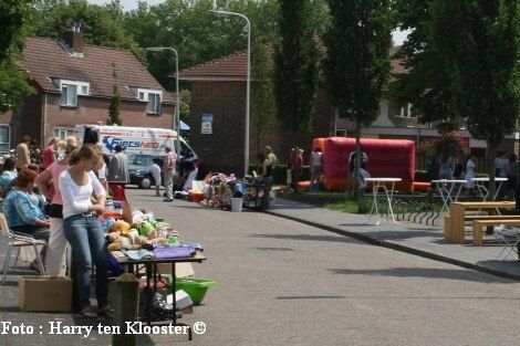 17-06-2009_wijkfeest_flasakkers_rommelmarkt_indische_buurt_3.jpg